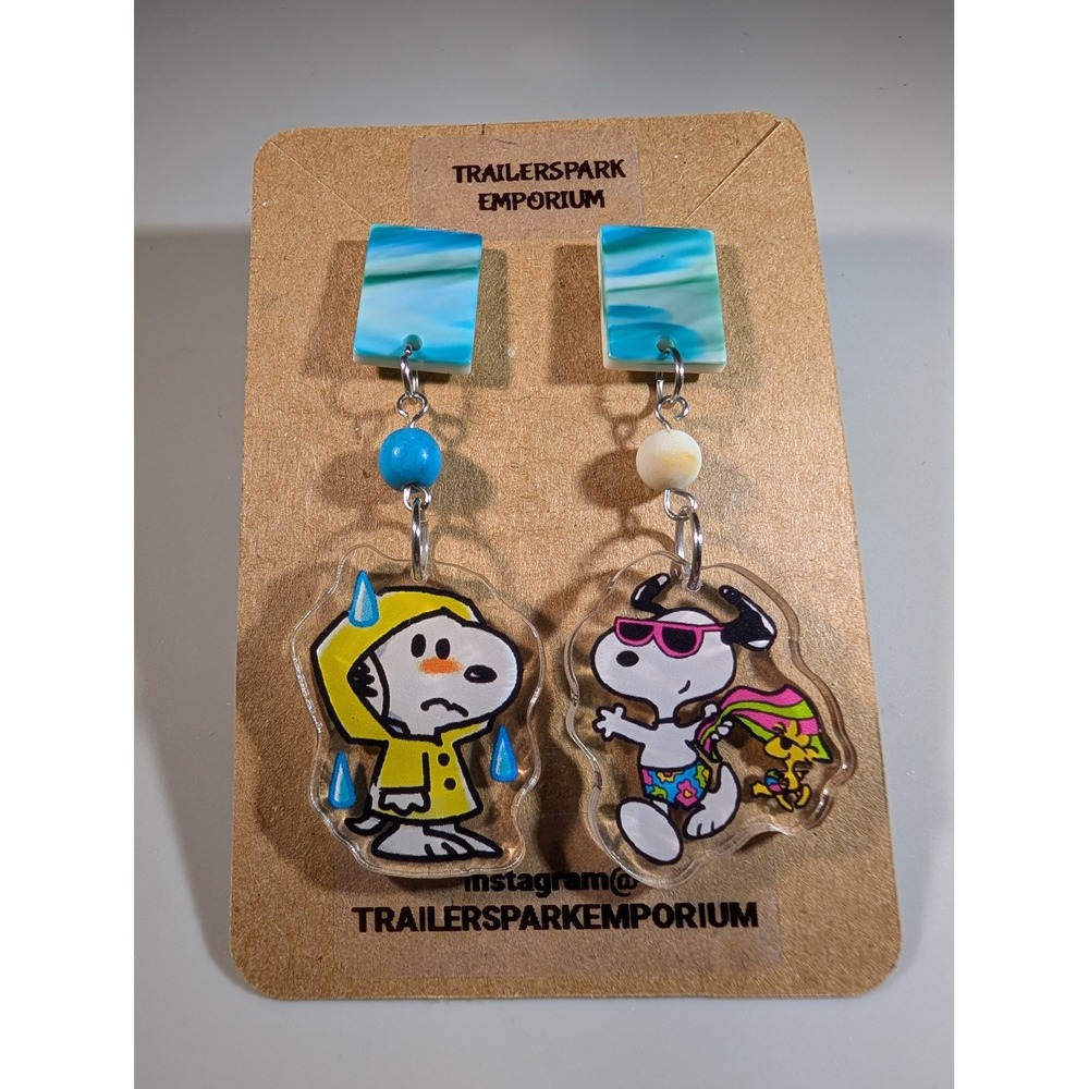 Trailerspark Emporium Snoopy Peanuts Acrylic Dangle Earrings Nickel Free New